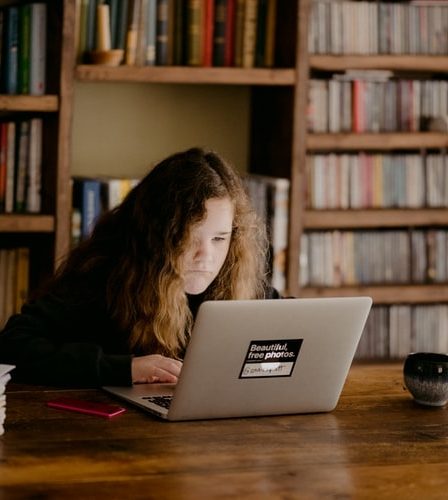 kelebihan dan kekurangan belajar jarak jauh