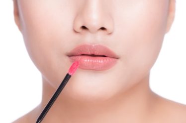 tips supaya lipstik matte tahan lama di bibir
