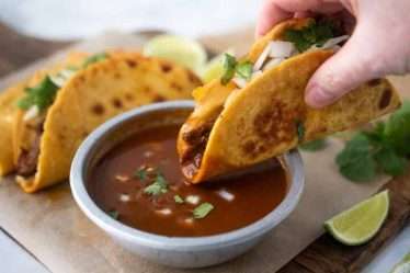 Saus yang Cocok Digunakan pada Taco: Pilihan Terbaik untuk Menambah Rasa Lezat