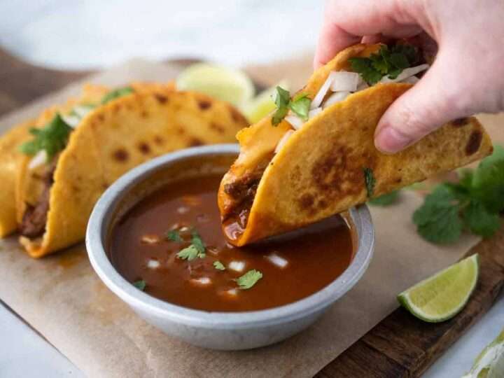 Saus yang Cocok Digunakan pada Taco: Pilihan Terbaik untuk Menambah Rasa Lezat