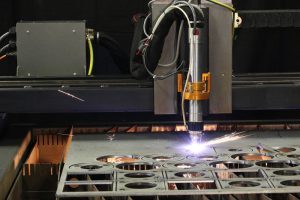Tips Memilih Rak Heavy Duty untuk Penyimpanan di Gudang dan Pentingnya Jasa Laser Cutting