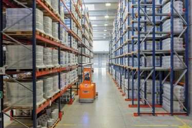 Tips Memilih Rak Heavy Duty untuk Penyimpanan di Gudang dan Pentingnya Jasa Laser Cutting