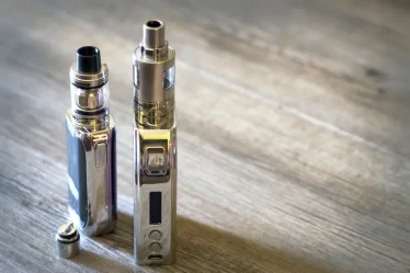 Alternatif nikotin Menggunakan Pods Roko Elektrik